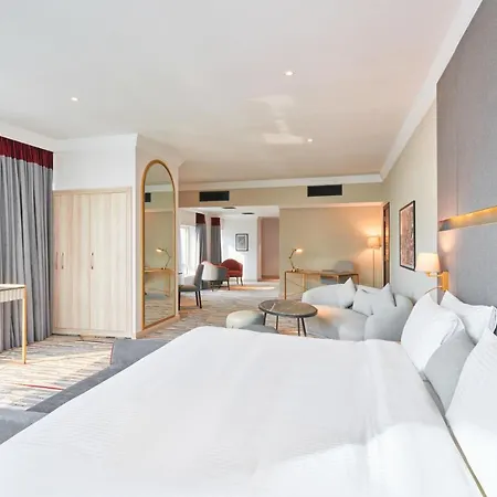 Hotel Ramada By Wyndham Doha Old Town